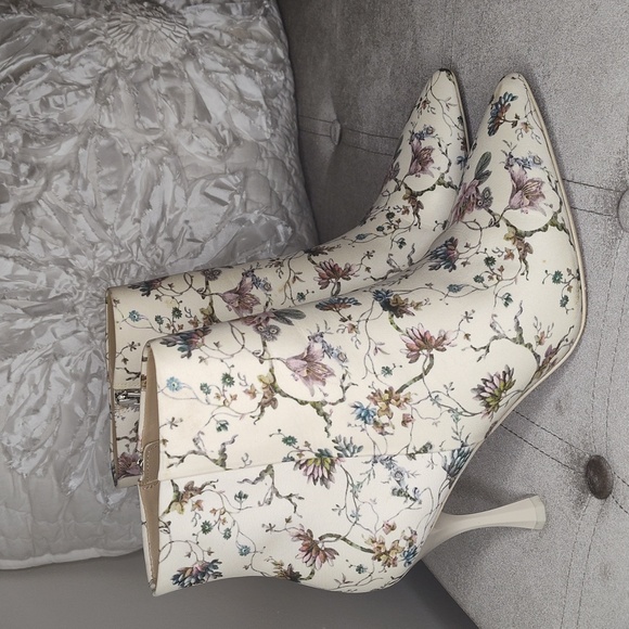 Antonio Melani Floral Print Booties - Picture 2 of 10